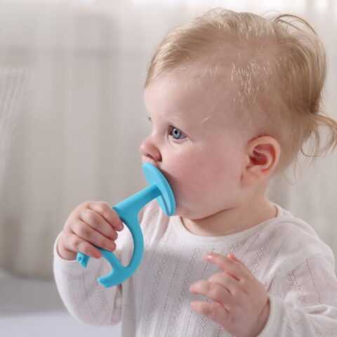 Mombella Silikonowy Gryzak Dla Dzieci Słoń Dancing Elephant Blue